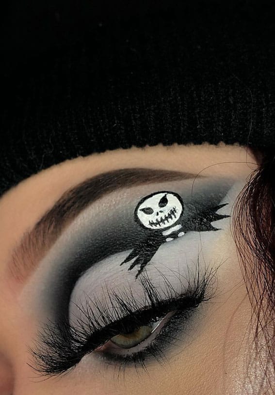 Halloween eye makeup