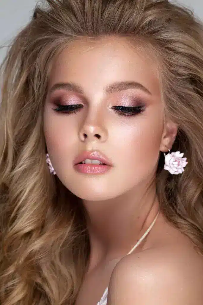 Glamorous Prom Makeup Ideas to Make Your Night Shine