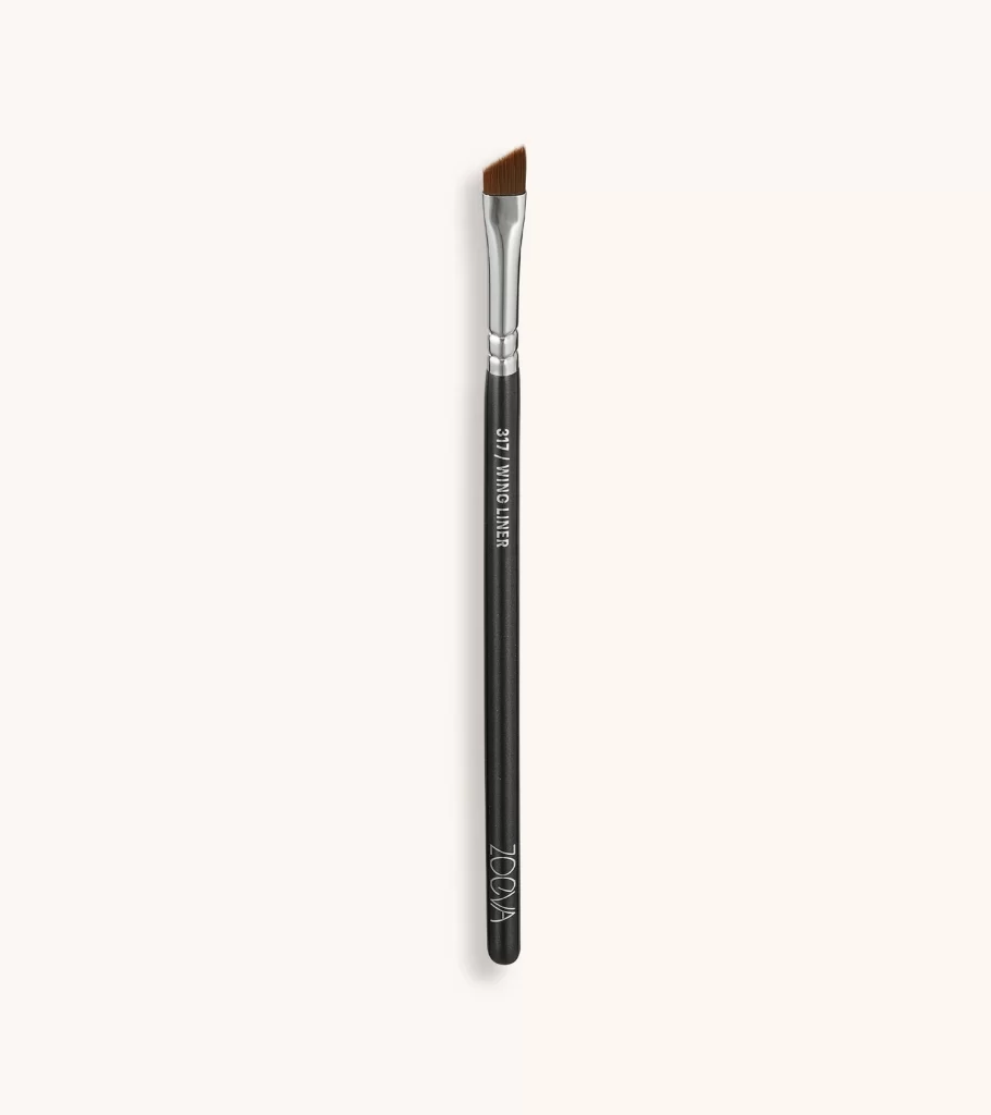 an eyeliner brush